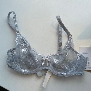 Chantelle bra